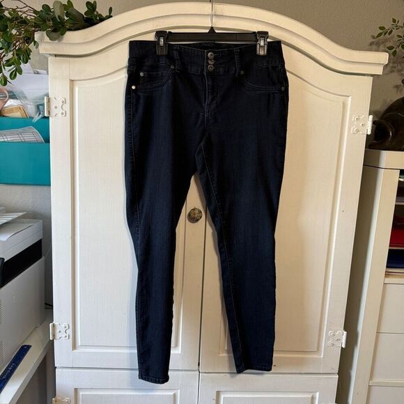 Torrid Straight Leg Skinny Jeans, Dark Wash, Size 12 - Picture 2 of 10